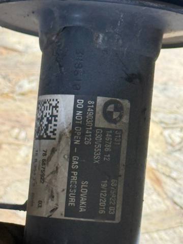 Стійка передня права 31316875922 BMW
