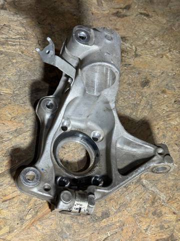 Цапфа поворотного кулака 31681838 VOLVO
