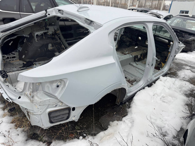 Крило праве заднє 32234141 VOLVO