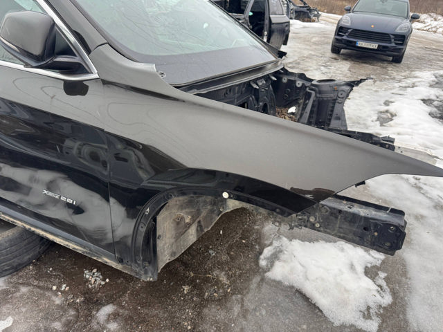 Переднє праве крило 41007427300 BMW