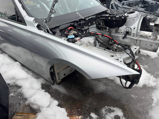 Переднє праве крило 41009621598 BMW
