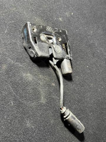 Замок кришки капота 4G0823509C VAG