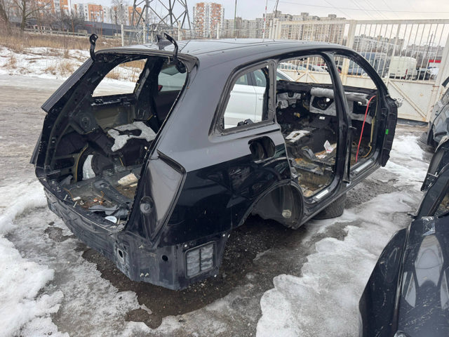 Поріг зовнішній правий 4M0809848A VAG