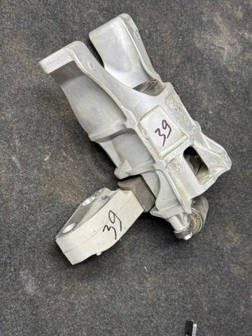 Права подушка мотора 50820TRWA04 HONDA