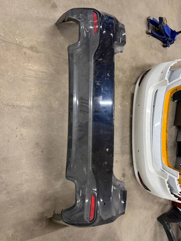 Кожух бампера заднього 51128073725 BMW