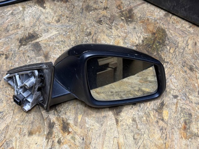Корпус дзеркала заднього виду, правий 51167459788 BMW