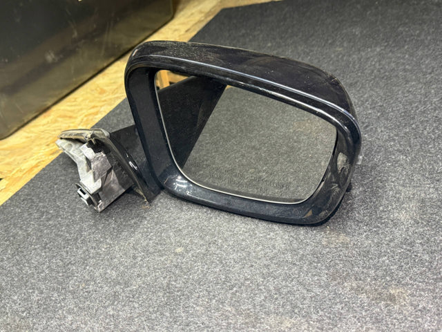 Корпус дзеркала заднього виду, правий 51167485204 BMW
