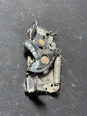 Замок капота, лівий 51237300569 BMW