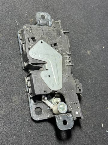 Центральний замок багажника 51247441014 BMW