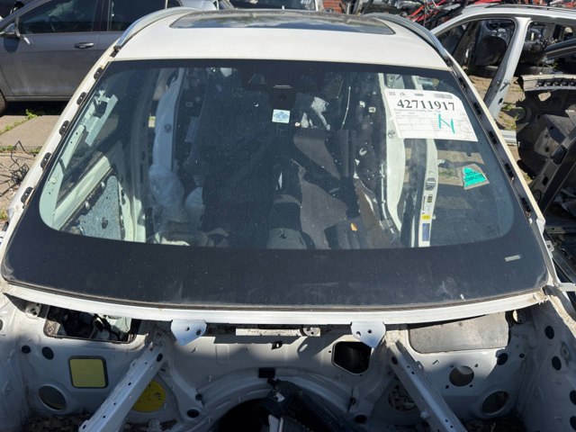 Скло лобове 51319466384 BMW