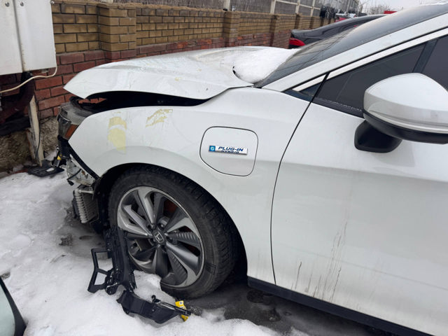 Переднє ліве крило 60261TRVA90ZZ HONDA