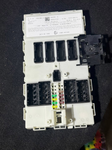 Монтажний блок 61359868380 BMW