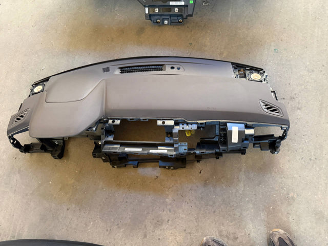 Торпеда приладова панель 682006RR0A NISSAN