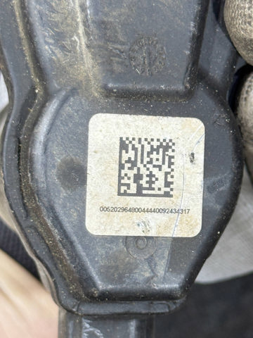 Задній гальмівний супорт лівий 68263130AA CHRYSLER