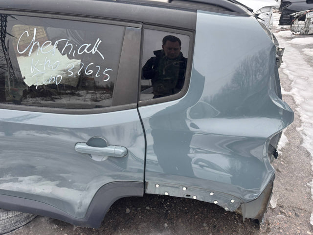 Бічна частина задня ліва 68263327AA CHRYSLER