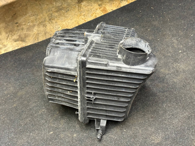Коробка фільтра 68403697AA CHRYSLER