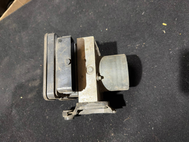 Блок керування АБС (ABS) 8W0907379K VAG