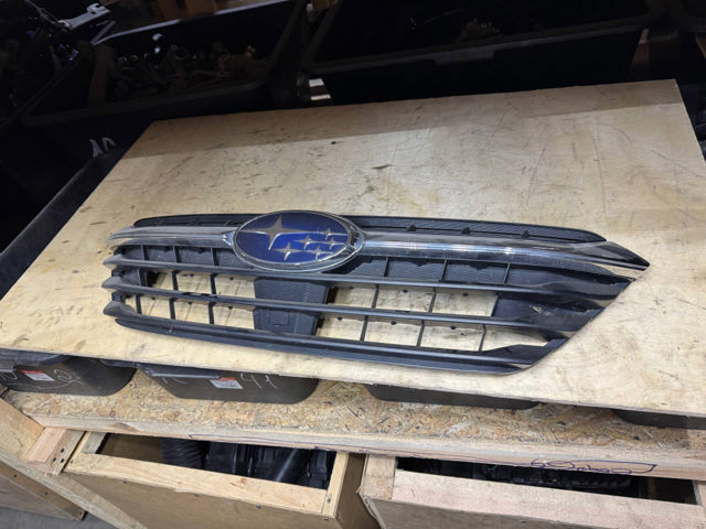 Решітка радіатора 91121AN02A SUBARU