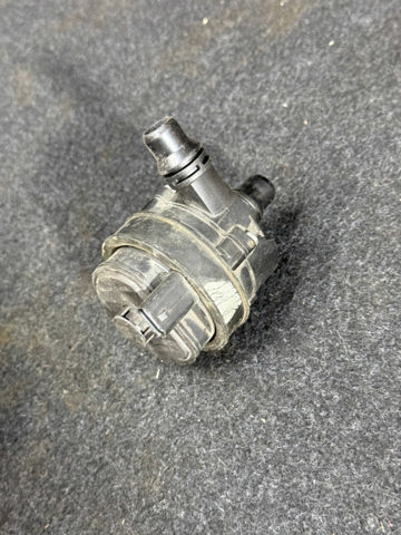 Водяний насос охолодження електро додатковий A0005001486 MERCEDES