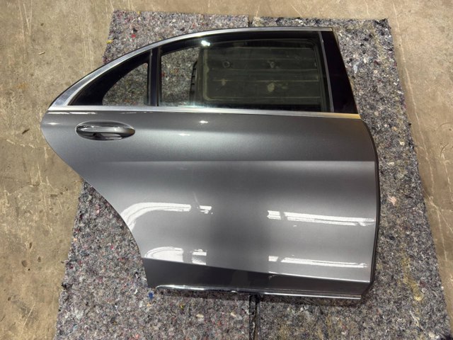 Двері пасажирські задні праві A2227300205 MERCEDES