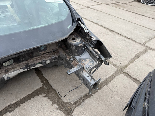 Чверть передня ліва FV6Z16055A FORD