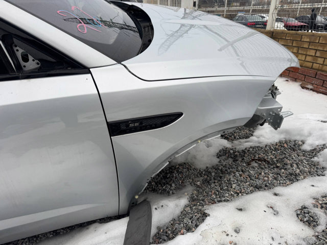 Переднє праве крило J9C2949 JAGUAR
