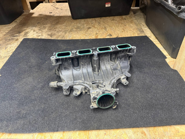 Колектор впускний K2GE9424BB FORD