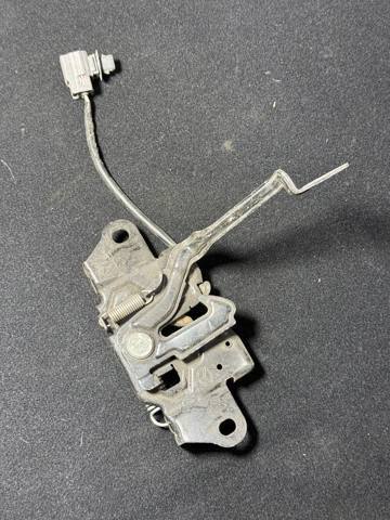 Замок капота KB7W56620A MAZDA