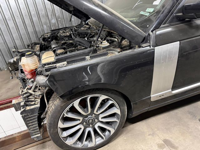 Бічна частина передня ліва Land Rover Range Rover 4