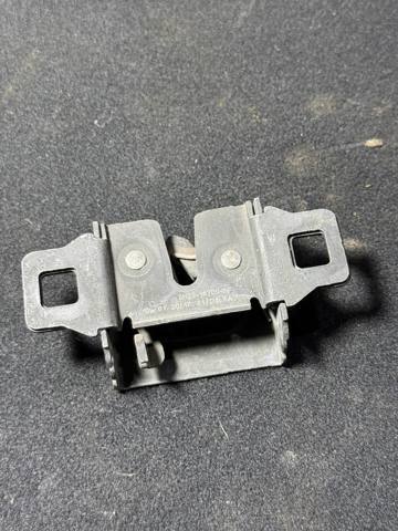 Замок капота LR138825 LAND ROVER