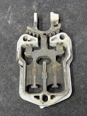 Опора коробки передач LX6Z6068B FORD