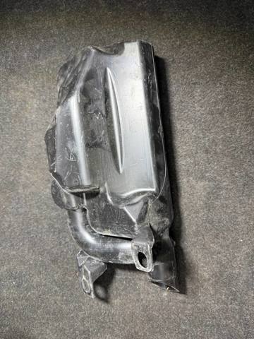 Резонатор PE0113195 MAZDA
