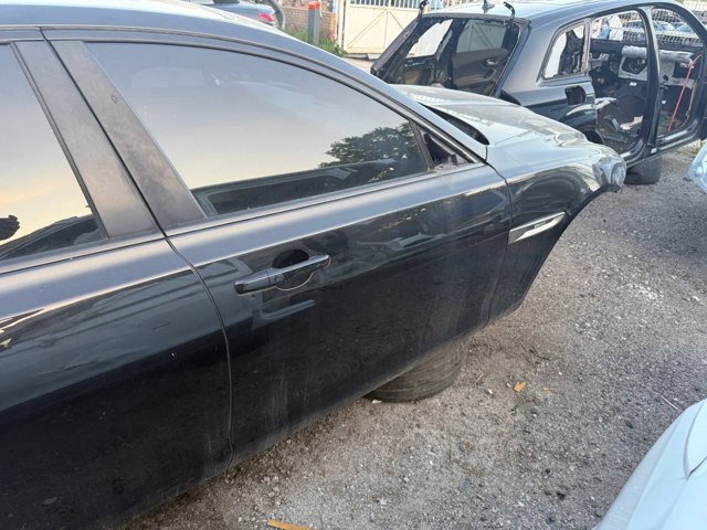 Пасажирські передні двері T2H4138 JAGUAR