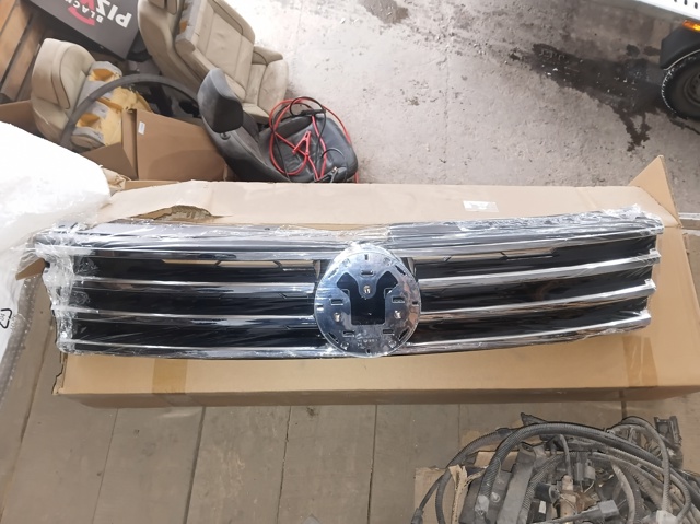 Облицювання радіатора 7P6853651L VAG