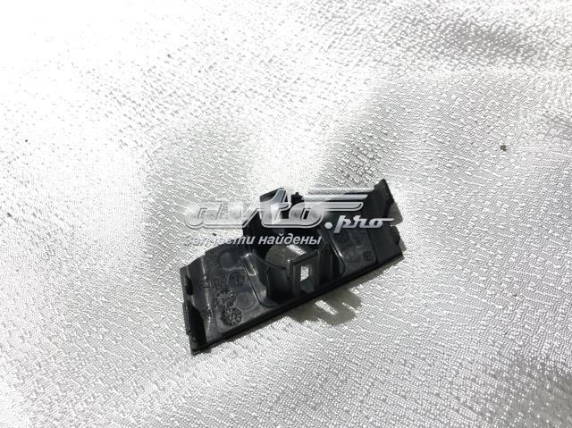 Кронштейн датчика парктроніка, передній бічний 7P6919494A VAG