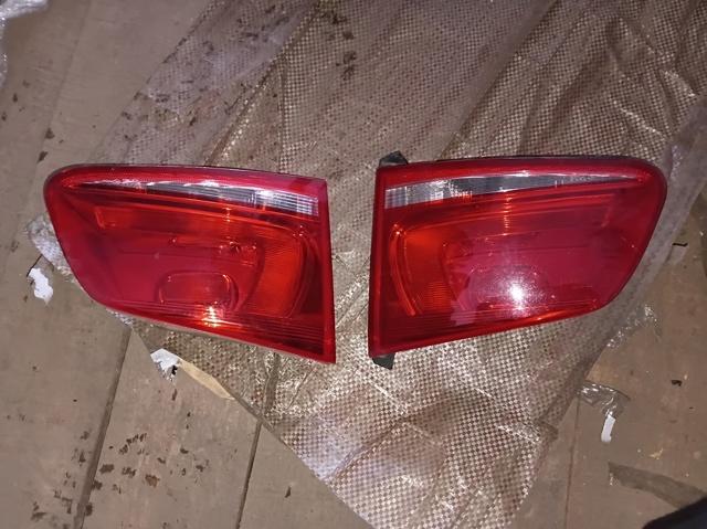 Задня ліва внутрішня фара 7P6945093B VAG