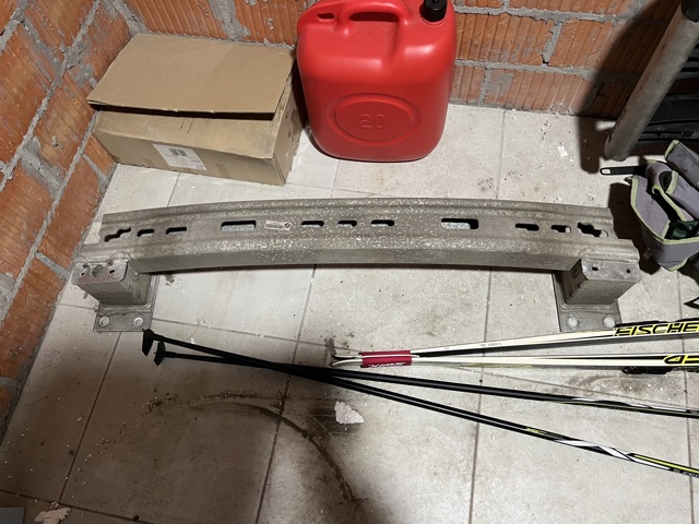 Балка бампера заднього 51127294396 BMW