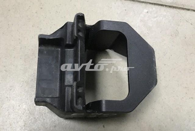 Кронштейн радіатора нижній 17117807184 BMW