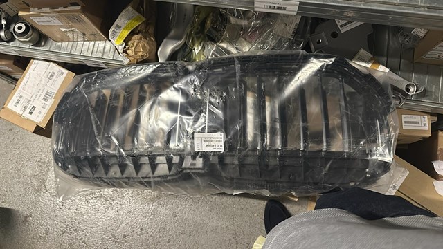 Жалюзі радіатора охолодження 51135A21A96 BMW