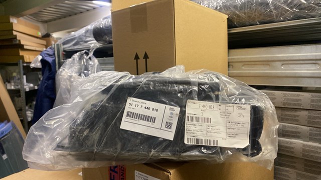 Заливна горловина паливного бака 51177440018 BMW