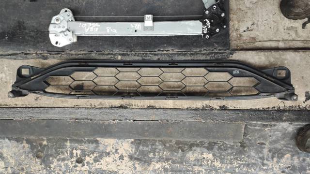 Решітка переднього бампера, центральна 71103T7JH00 HONDA