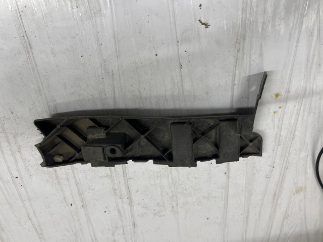 Направляюча заднього бампера, права 1P0807394 VAG