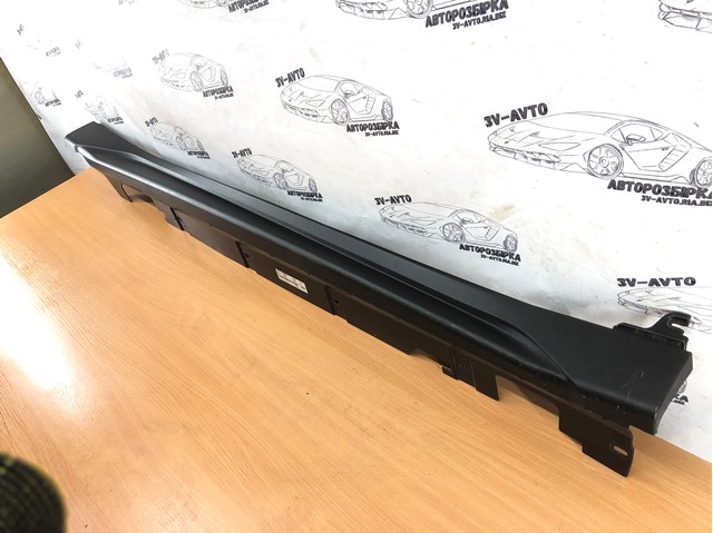 Накладка зовнішня (молдинг) порога, правий 51777332328 BMW