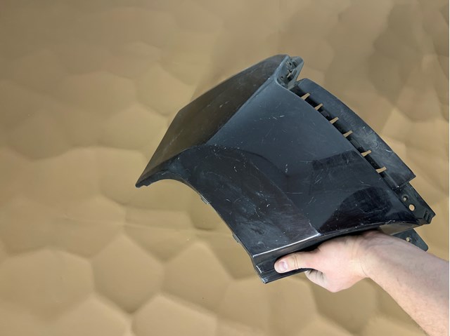 Бампер задній, права частина 95352038 GM