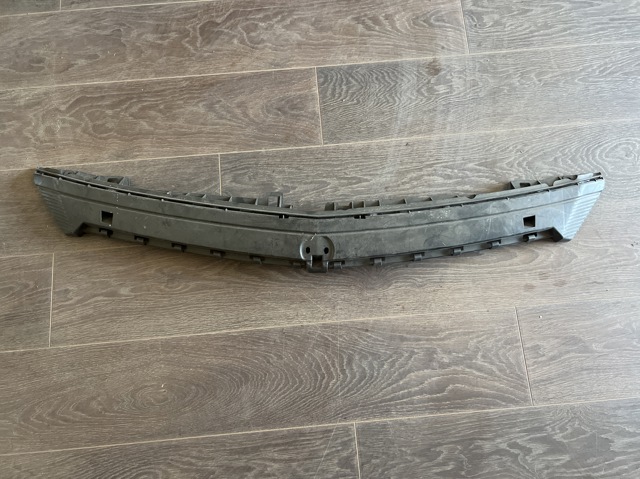 Кріплення бампера переднього A1768850365 MERCEDES