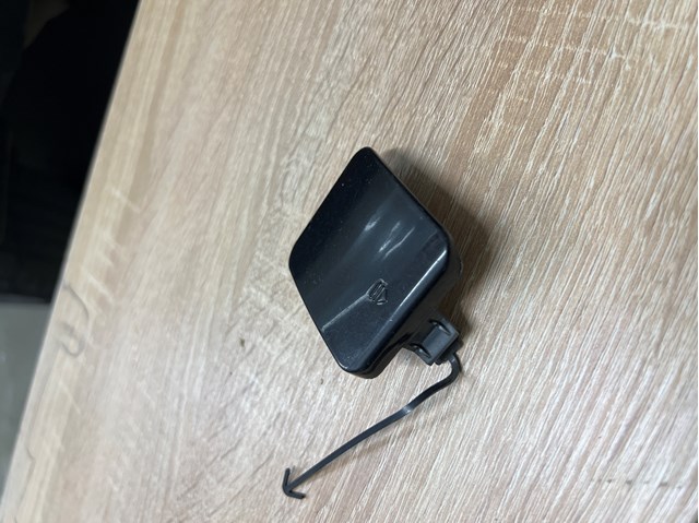 Заглушка бампера буксирувального гака A2218850223 MERCEDES