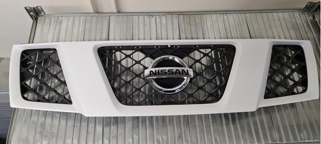 Решітка радіатора 62310EB00A NISSAN