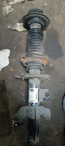Стійка передня права 04877692AE CHRYSLER