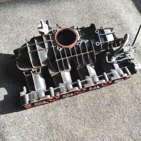 Колектор впускний 06L133201 VAG