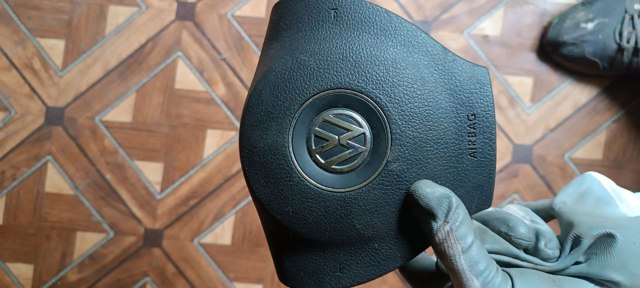 Установка подушки безпеки водія 3C8880201AA VAG